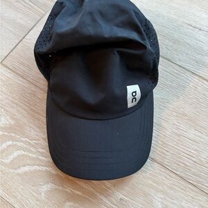 On Running Black Performance Cap
